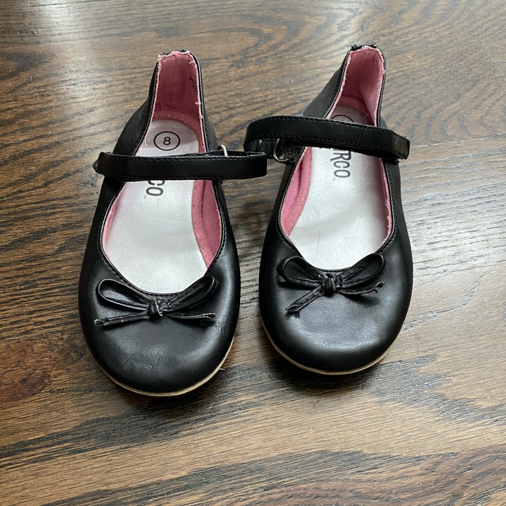 Black circo shoes size 8